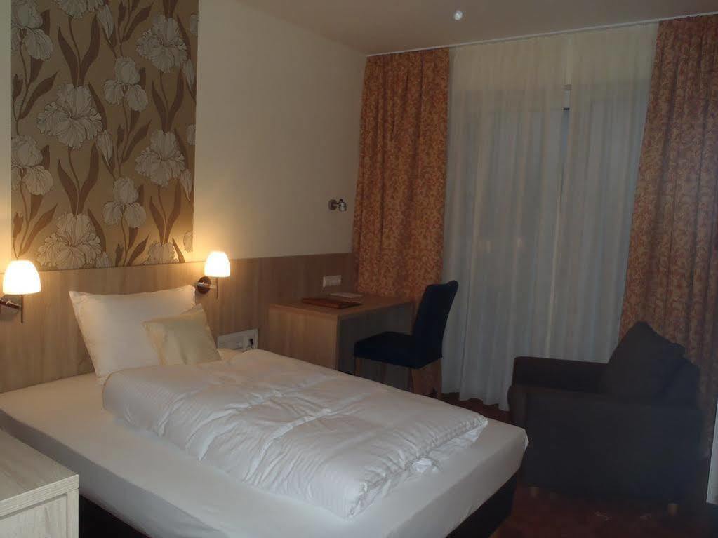 Schade'S Wohlfuehlhotel Зельб Экстерьер фото